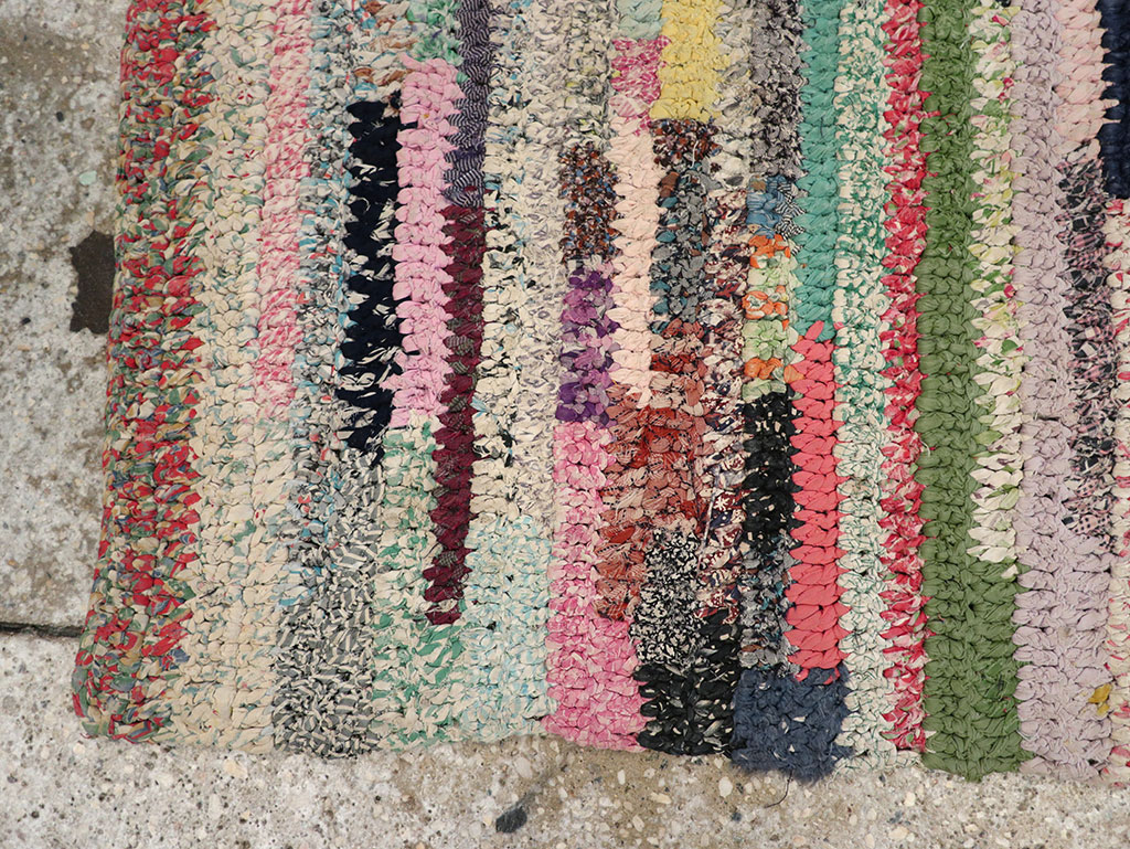 Vintage American Braid Throw Rug, No.24981 - Staging