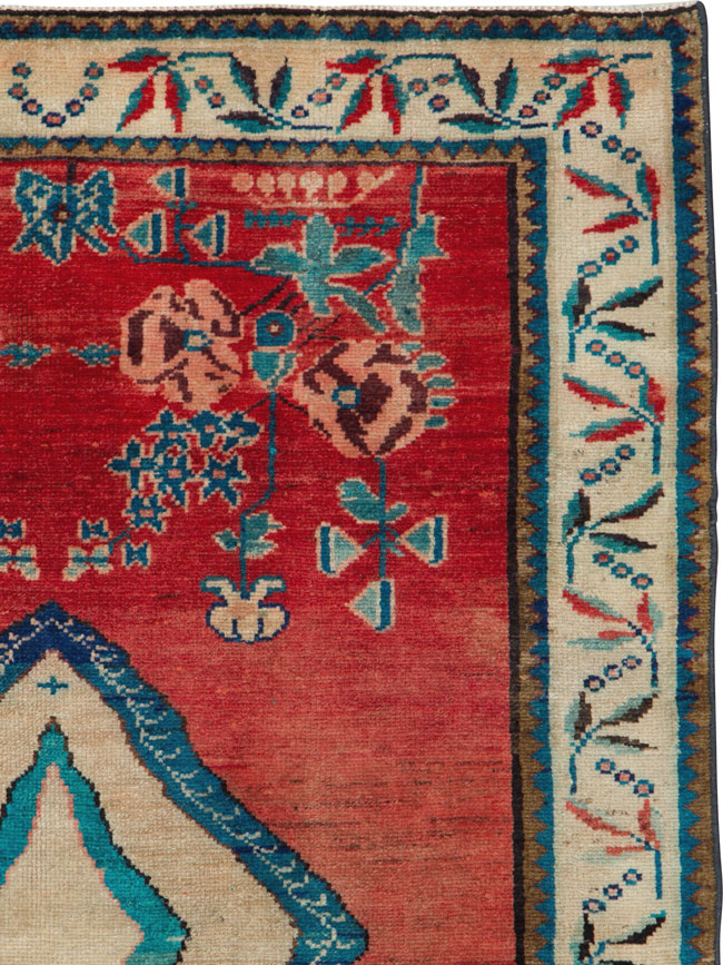 Vintage Persian Mahal Rug, No.25193 - Staging