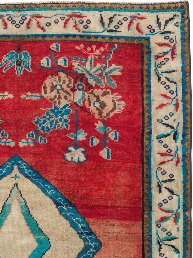 Vintage Persian Mahal Rug, No.25193 - Staging