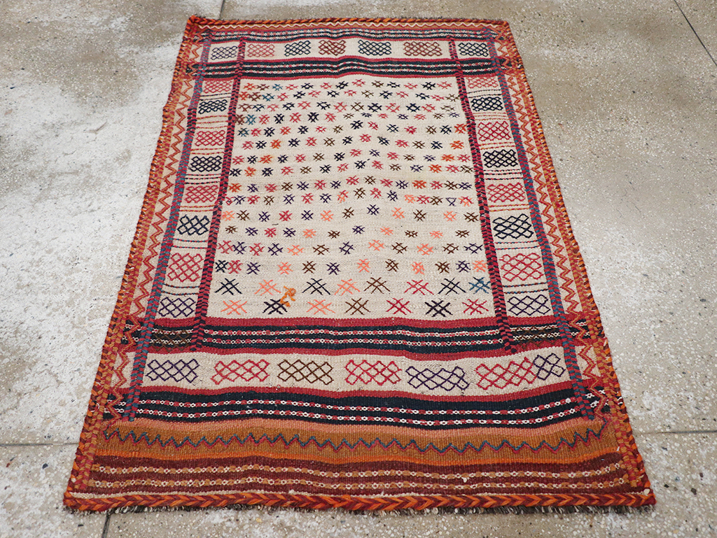 Vintage Persian Flatweave Kilim Throw Rug, No.25199 - Staging