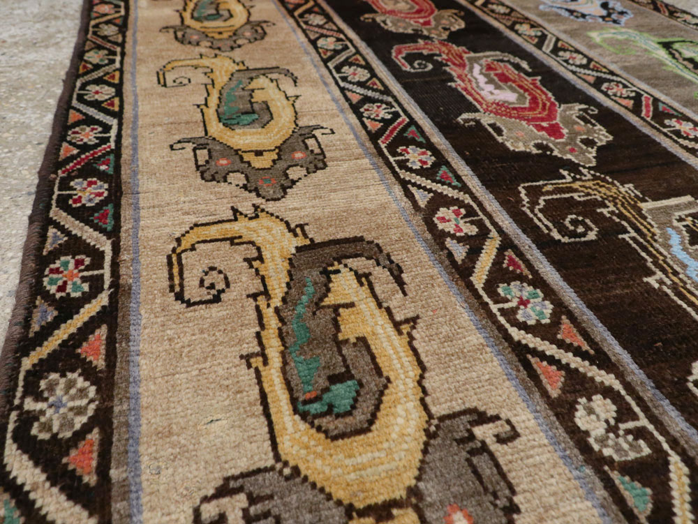 Vintage Persian Shiraz Rug, No.25208 - Staging