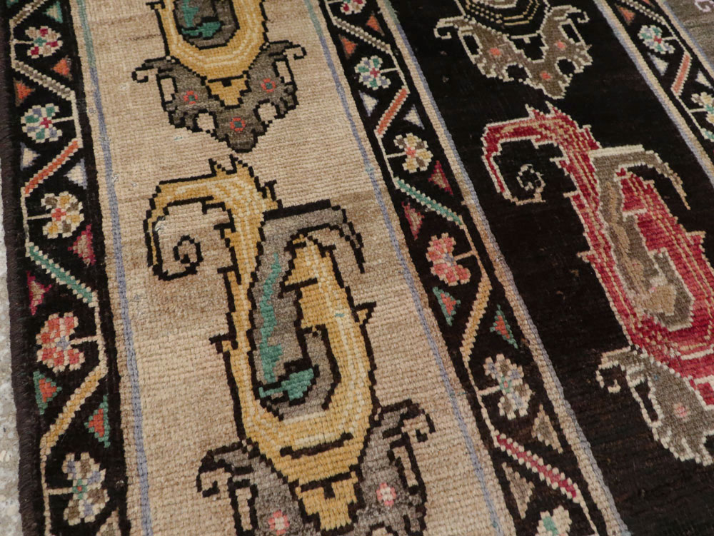 Vintage Persian Shiraz Rug, No.25208 - Staging