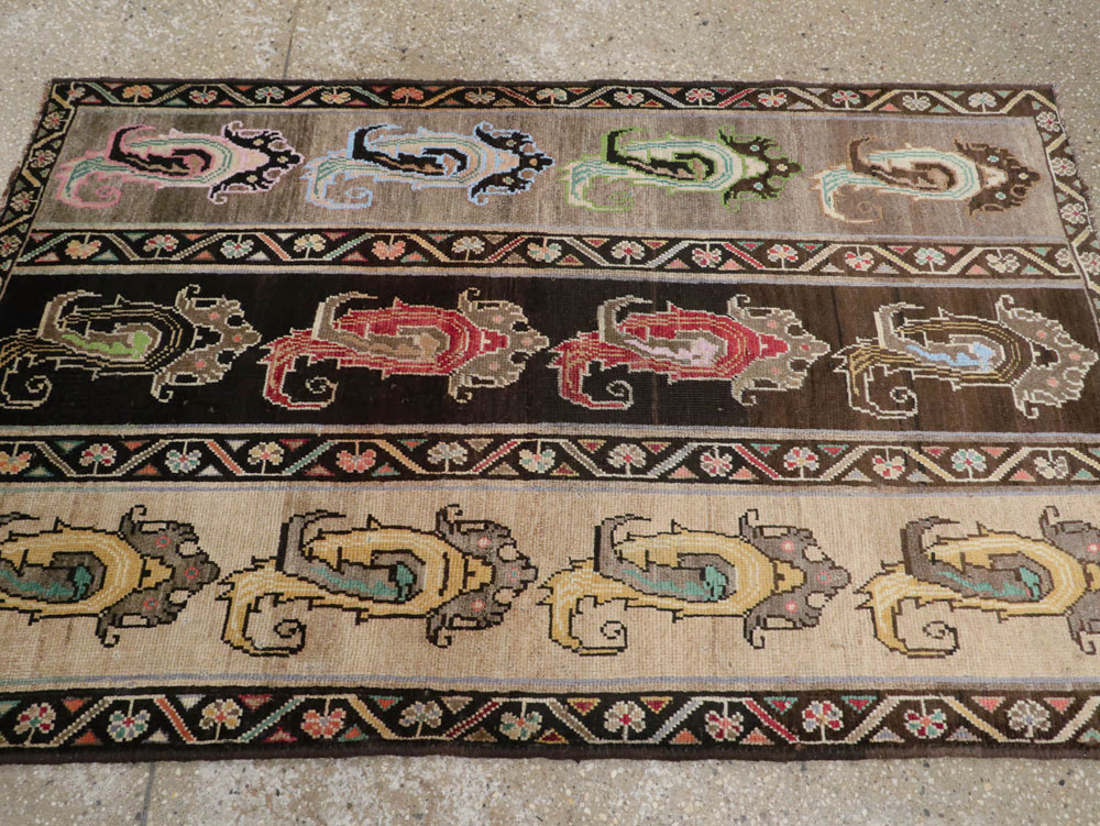 Vintage Persian Shiraz Rug, No.25208 - Staging