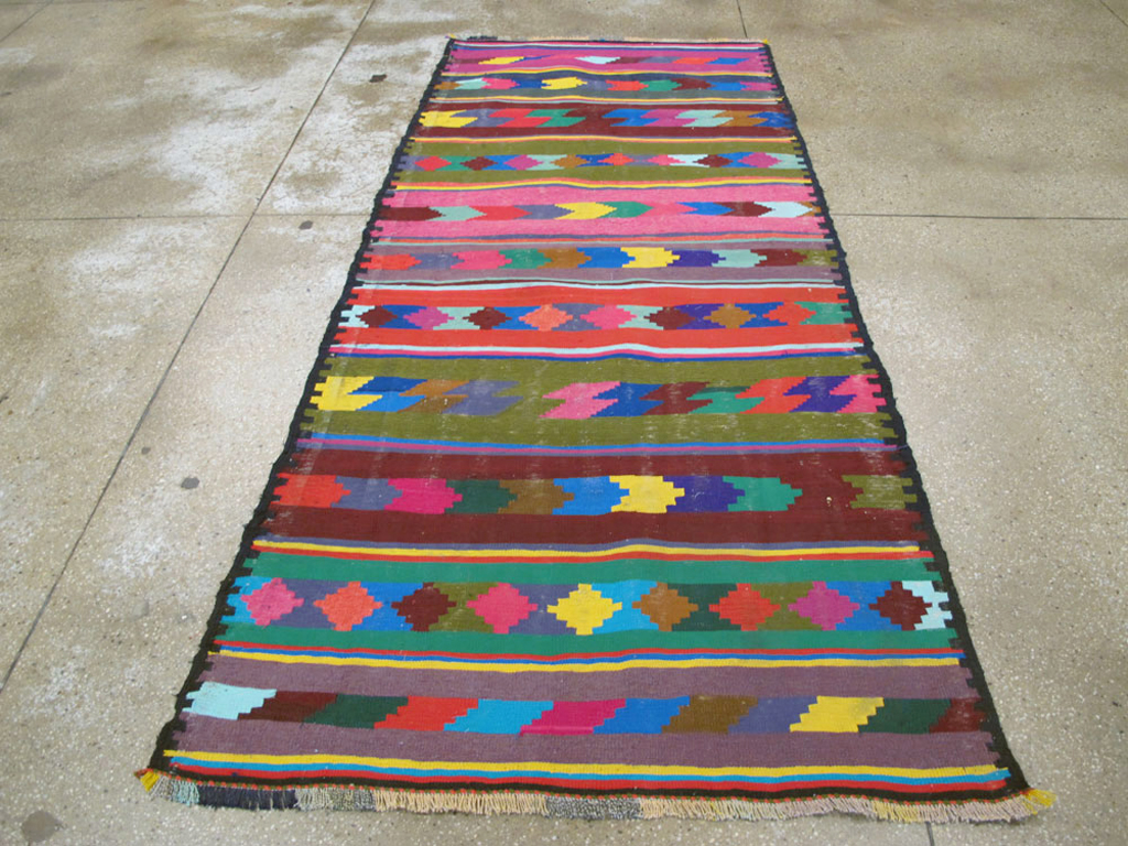 Vintage Persian Flatweave Kilim Rug (Pair: 2 of 2), No.25218 - Staging