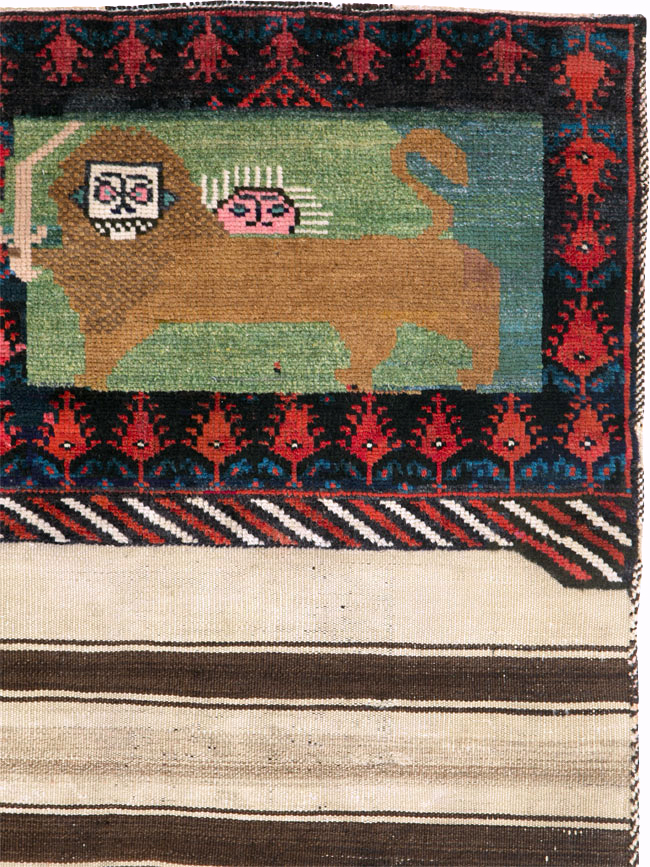 Vintage Persian Bakhtiari Pictorial Rug, No.25259 - Staging