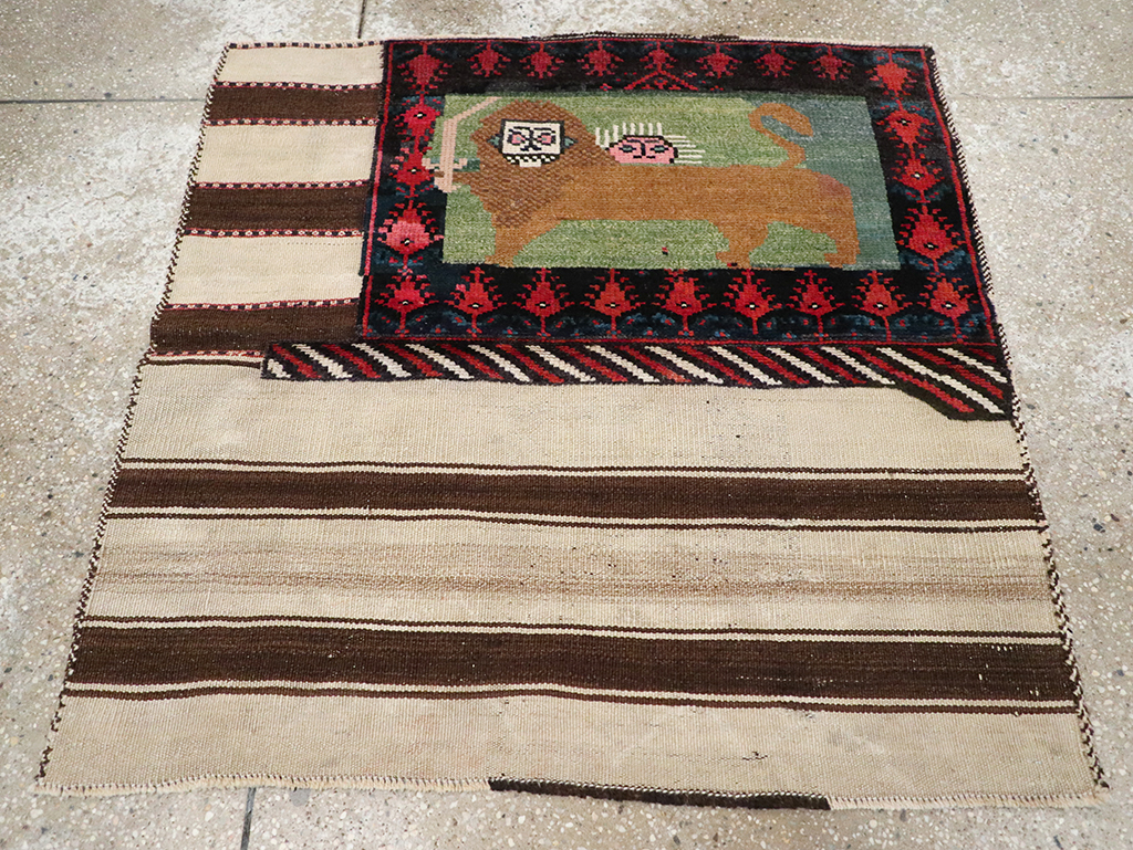 Vintage Persian Bakhtiari Pictorial Rug, No.25259 - Staging