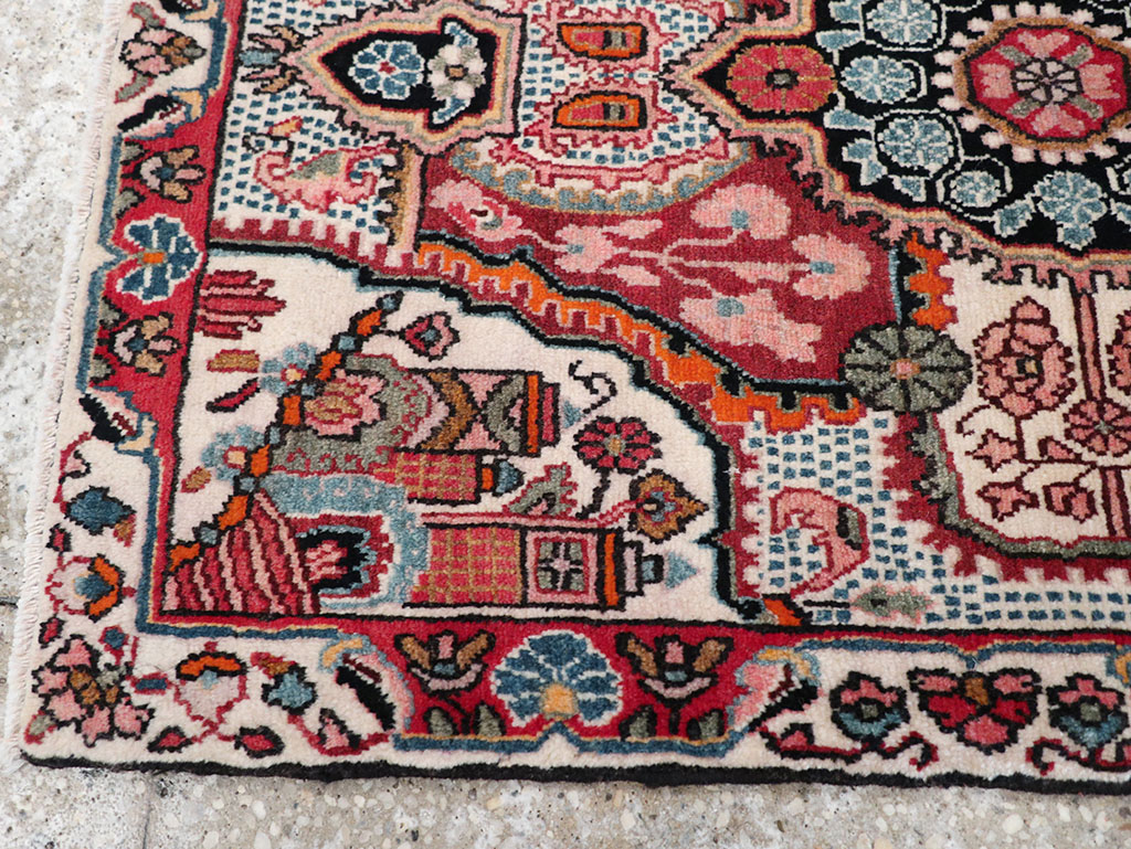 Vintage Persian Sarouk Rug, No.25325 - Staging