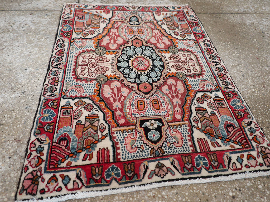 Vintage Persian Sarouk Rug, No.25325 - Staging