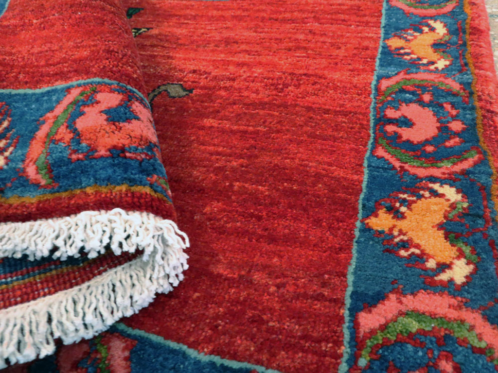 Vintage Persian Qashqai Pictorial Rug, No.25326 - Staging