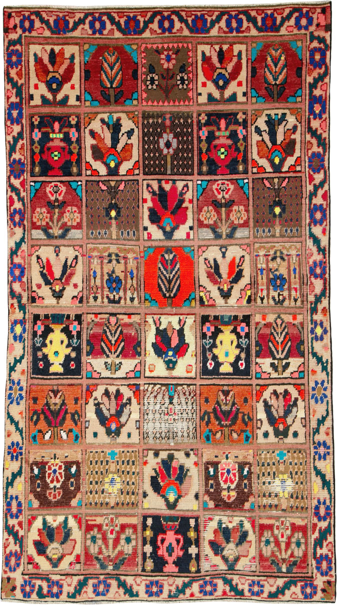 Vintage Persian Bakhtiari Rug, No.25383 - Staging