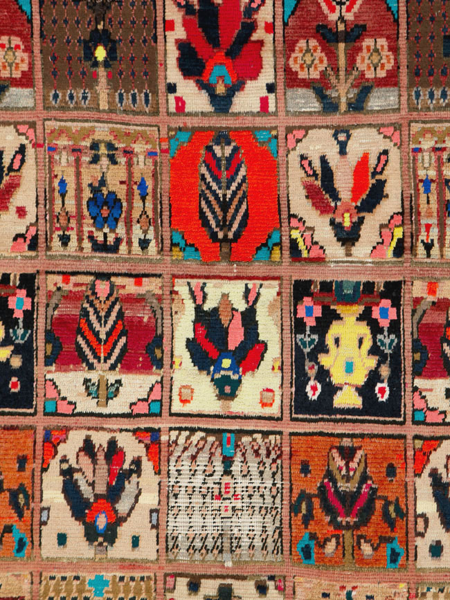 Vintage Persian Bakhtiari Rug, No.25383 - Staging