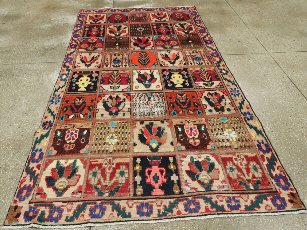 Vintage Persian Bakhtiari Rug, No.25383 - Staging
