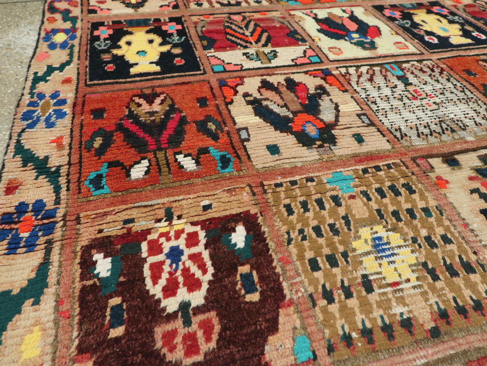 Vintage Persian Bakhtiari Rug, No.25383 - Staging