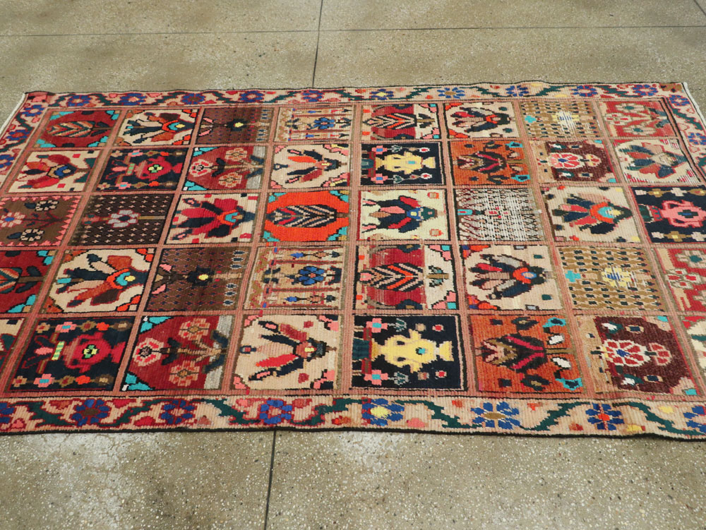 Vintage Persian Bakhtiari Rug, No.25383 - Staging