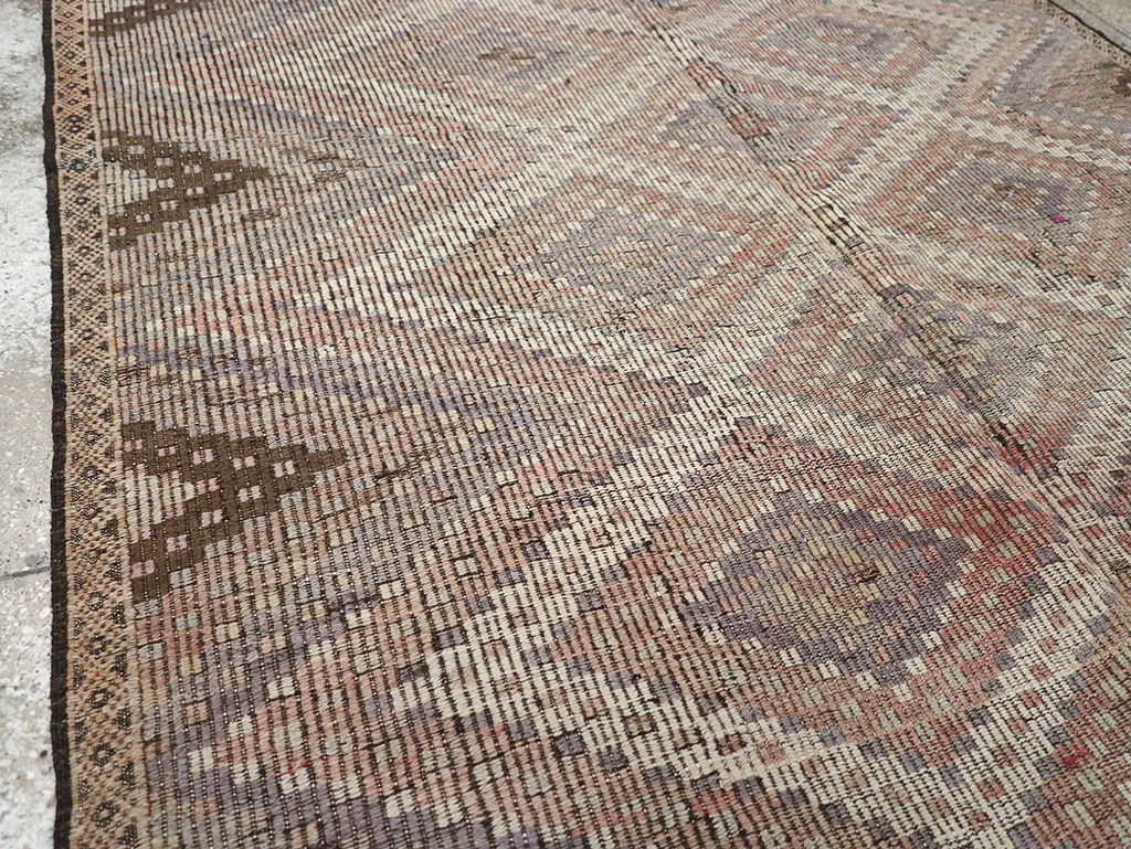 Vintage Turkish Kilim, No.25411 - Staging