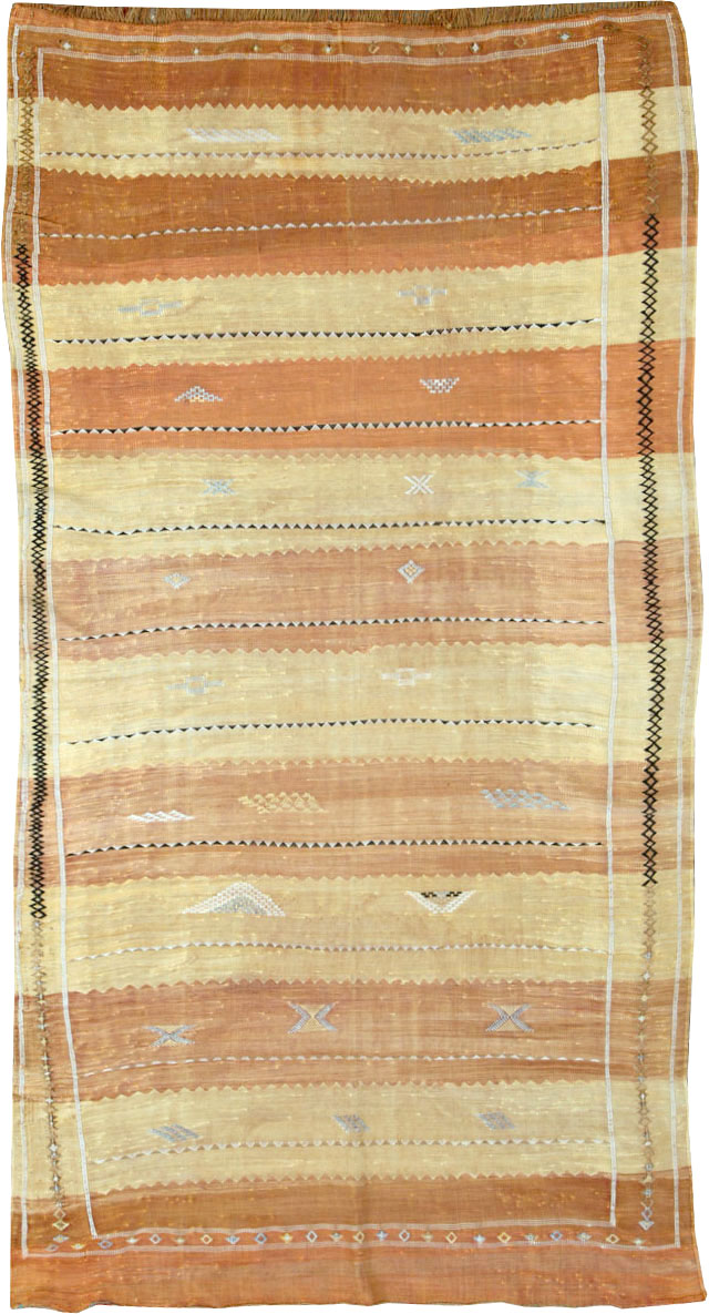 Vintage Moroccan Flatweave Kilim Accent Rug, No.25445 - Staging