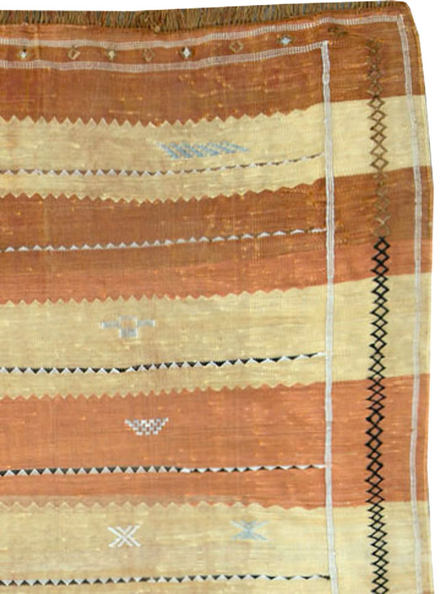 Vintage Moroccan Flatweave Kilim Accent Rug, No.25445 - Staging