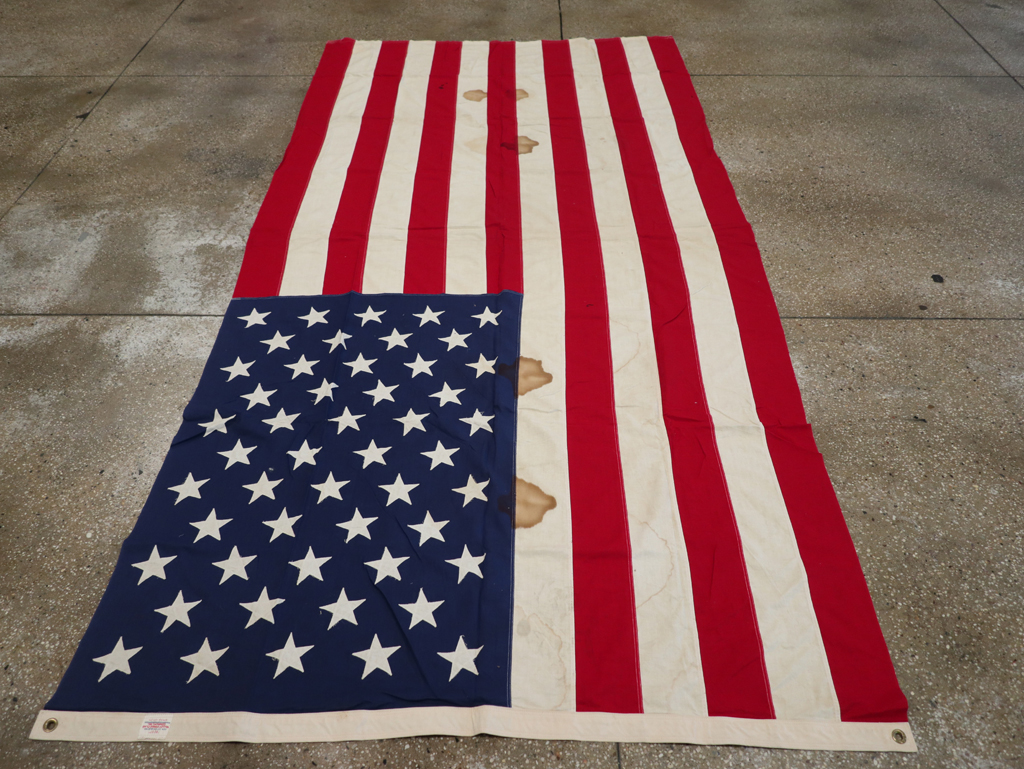 Vintage American Flag, No.25463 - Staging