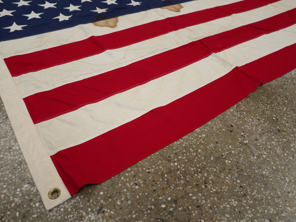 Vintage American Flag, No.25463 - Staging
