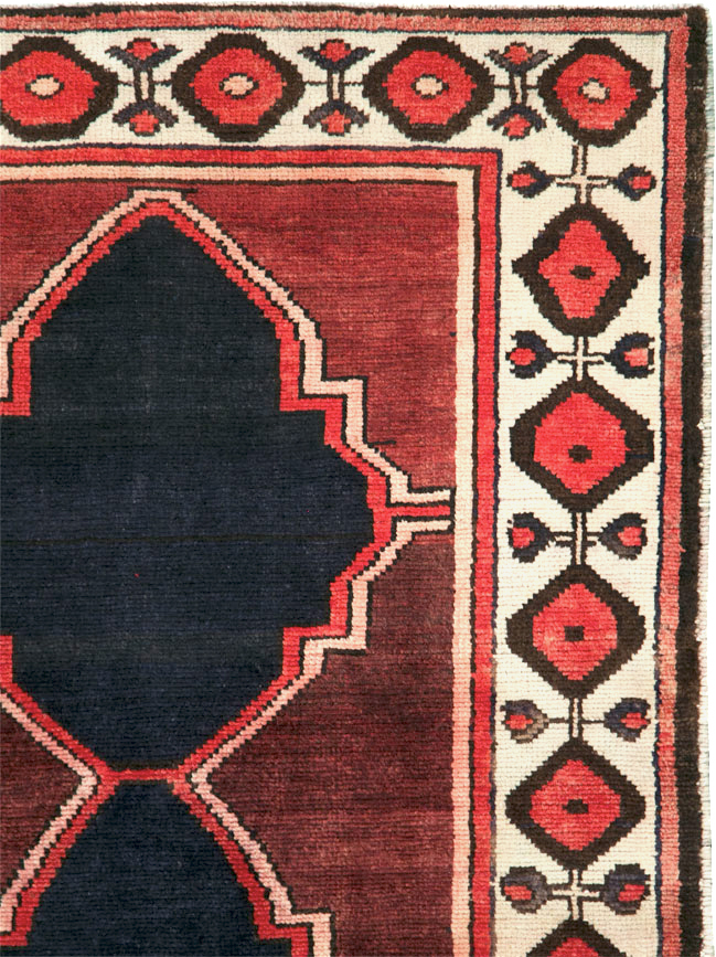 Vintage Persian Bakhtiari Carpet, No.25532 - Staging