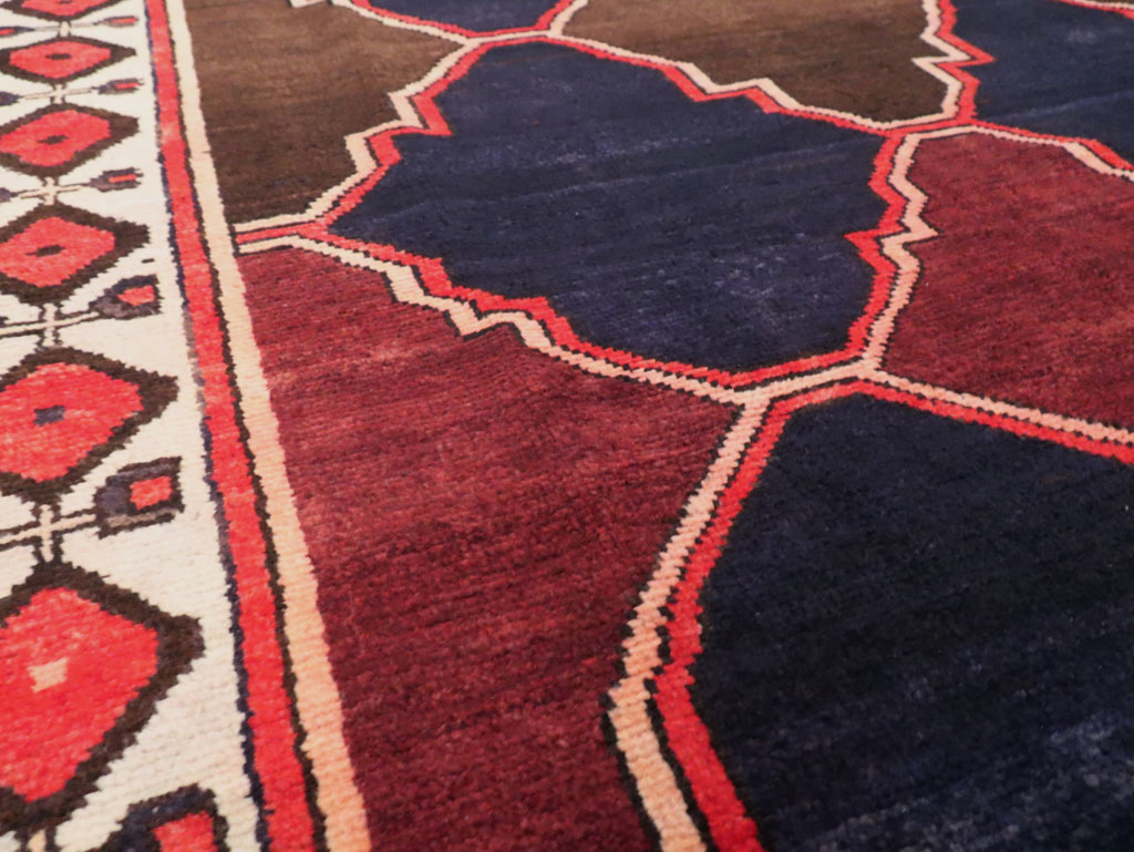 Vintage Persian Bakhtiari Carpet, No.25532 - Staging