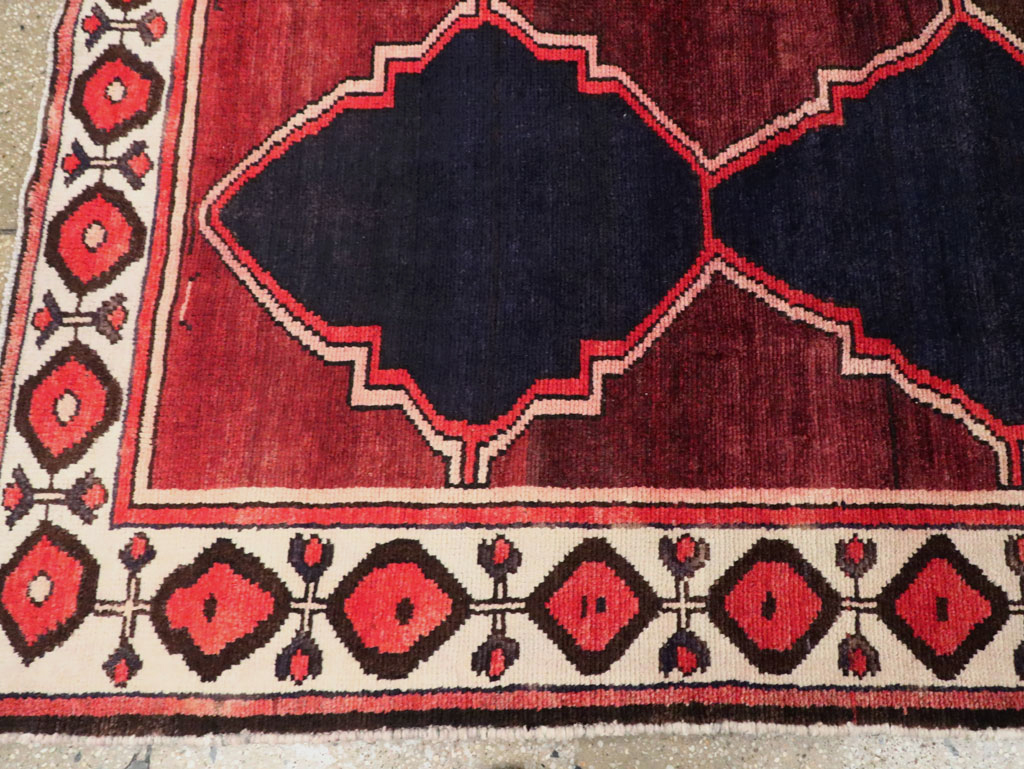 Vintage Persian Bakhtiari Carpet, No.25532 - Staging