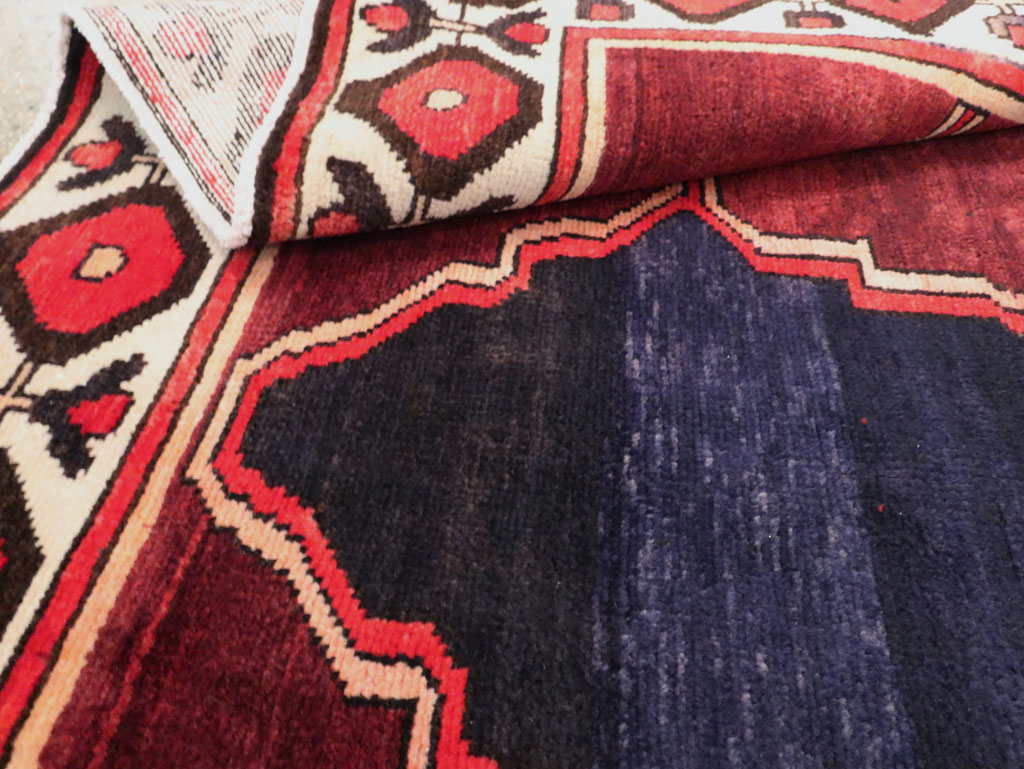 Vintage Persian Bakhtiari Carpet, No.25532 - Staging