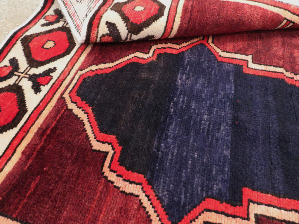 Vintage Persian Bakhtiari Carpet, No.25532 - Staging