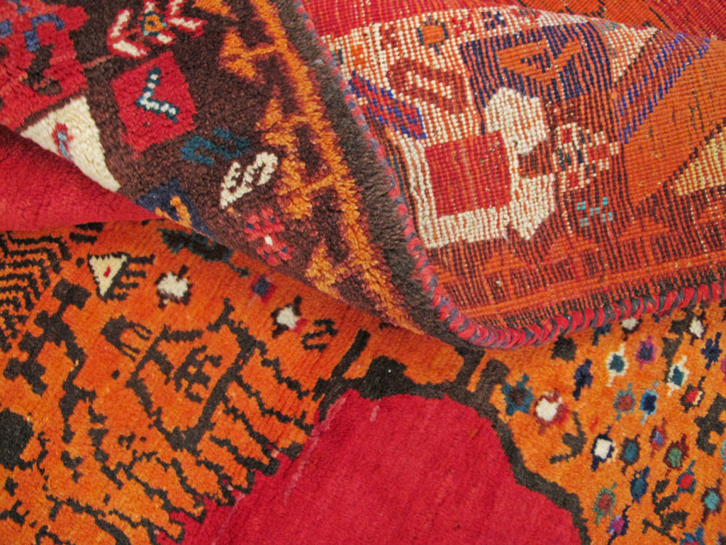 Vintage Persian Shiraz Pictorial Rug, No.25549 - Staging