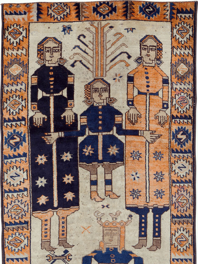 Vintage Persian Bakhtiari Pictorial Rug, No.25561 - Staging