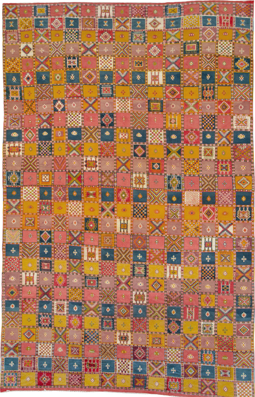 Vintage Moroccan Oversize Carpet, No.25717 - Staging