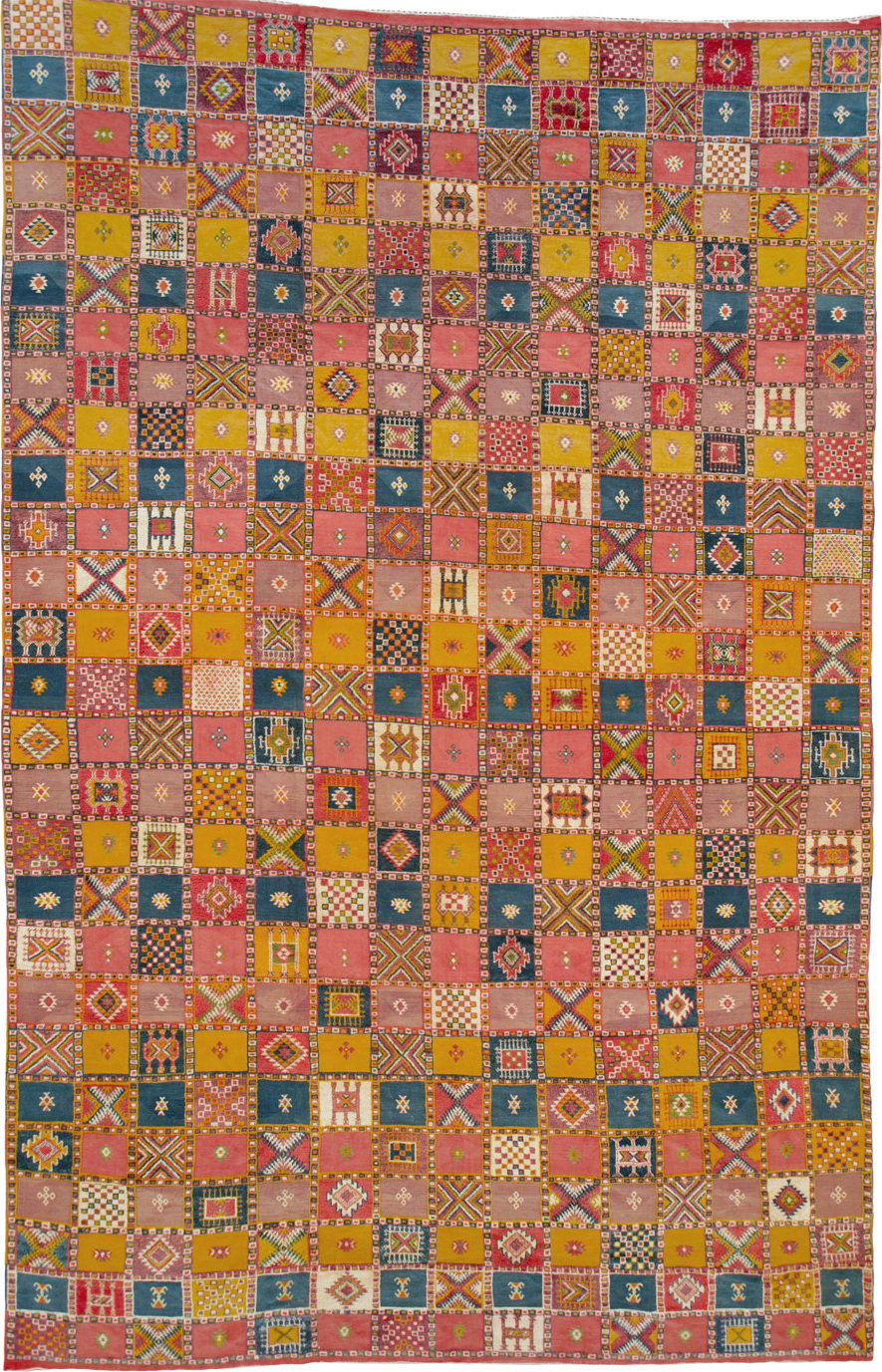 Vintage Moroccan Oversize Carpet, No.25717 - Staging