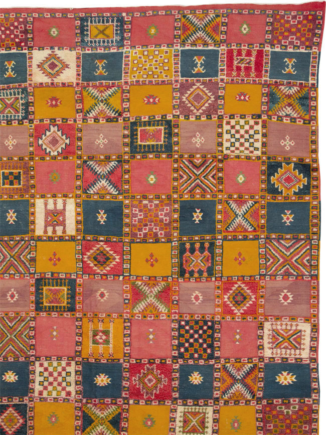 Vintage Moroccan Oversize Carpet, No.25717 - Staging