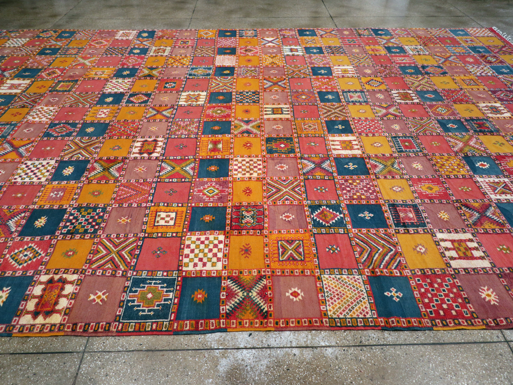 Vintage Moroccan Oversize Carpet, No.25717 - Staging