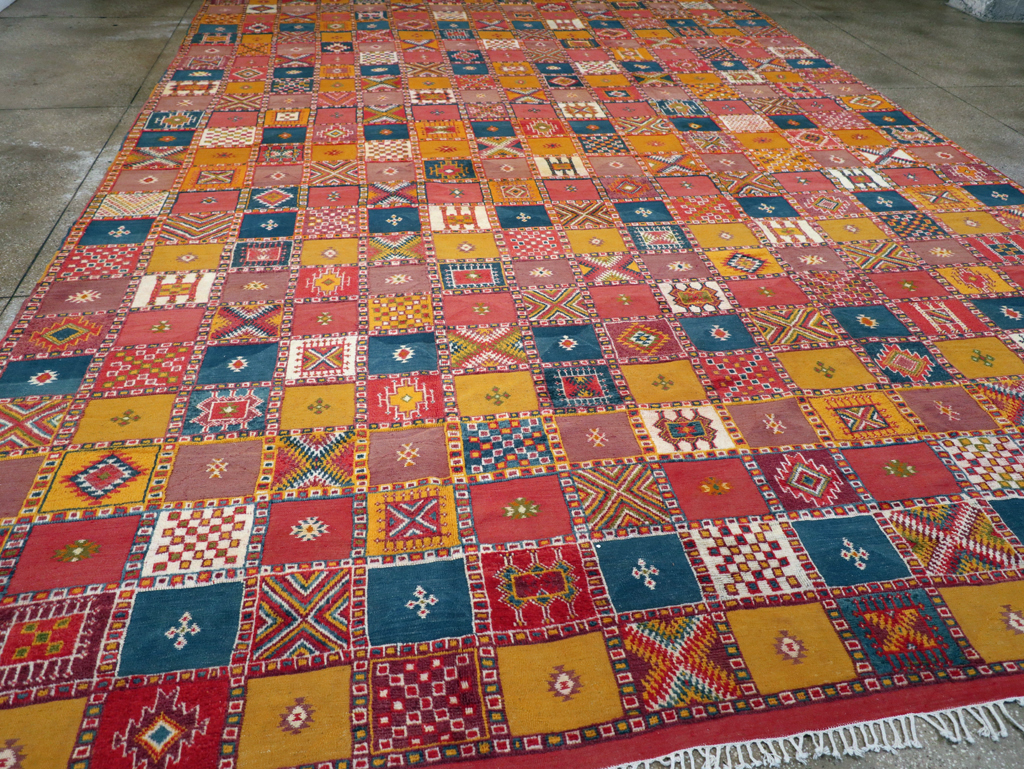 Vintage Moroccan Oversize Carpet, No.25717 - Staging