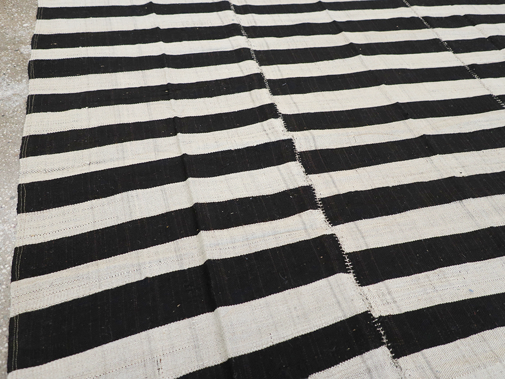 Vintage Persian Flatweave Kilim Accent Carpet, No.25840 - Staging