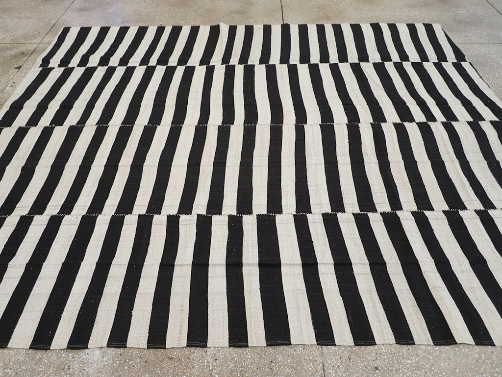 Vintage Persian Flatweave Kilim Accent Carpet, No.25840 - Staging