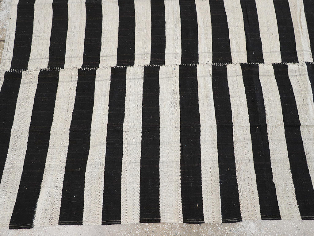 Vintage Persian Flatweave Kilim Accent Carpet, No.25840 - Staging