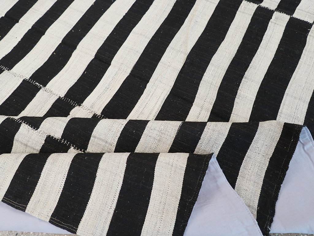 Vintage Persian Flatweave Kilim Accent Carpet, No.25840 - Staging