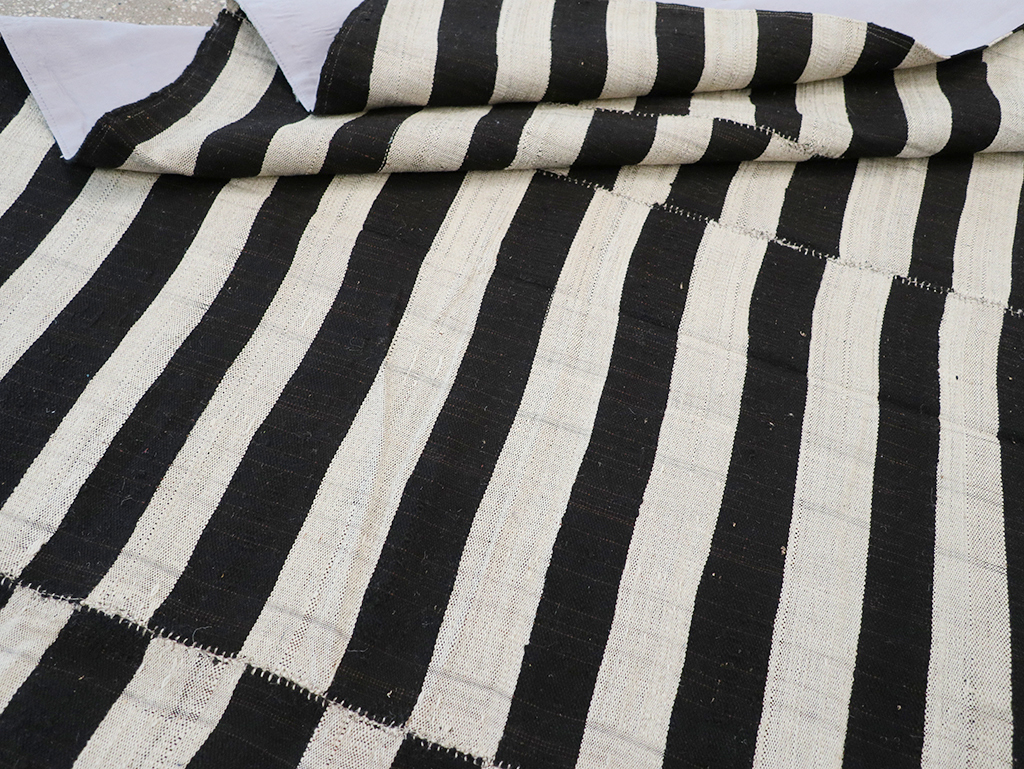 Vintage Persian Flatweave Kilim Accent Carpet, No.25840 - Staging