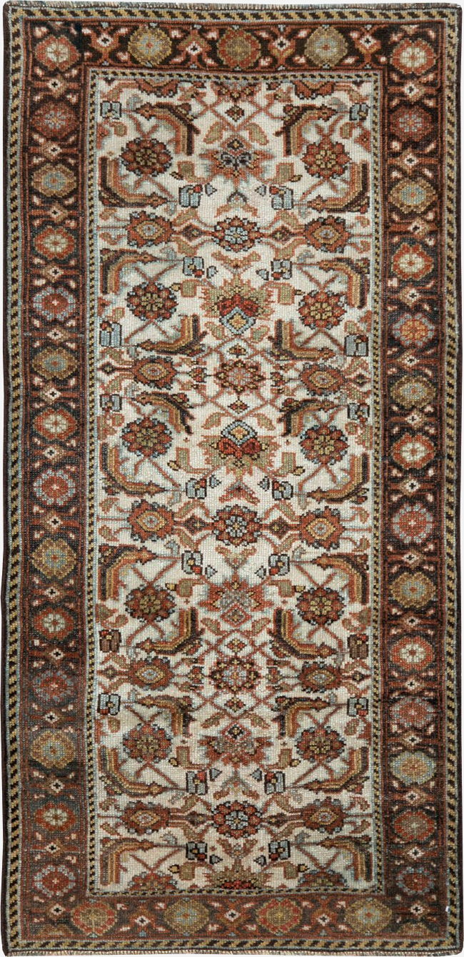 Vintage Persian Mahal Rug, No.25855 - Staging