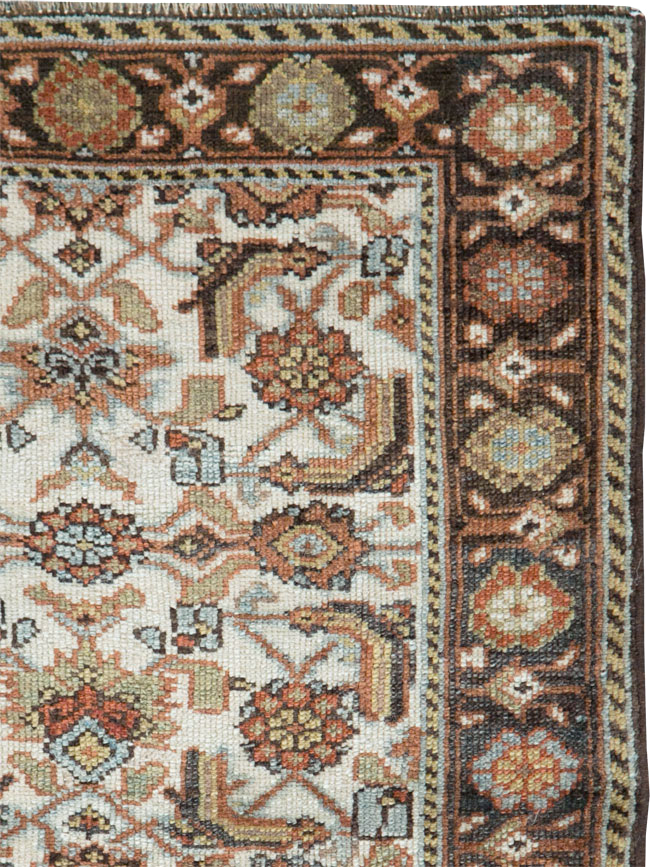 Vintage Persian Mahal Rug, No.25855 - Staging