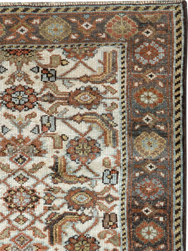 Vintage Persian Mahal Rug, No.25855 - Staging