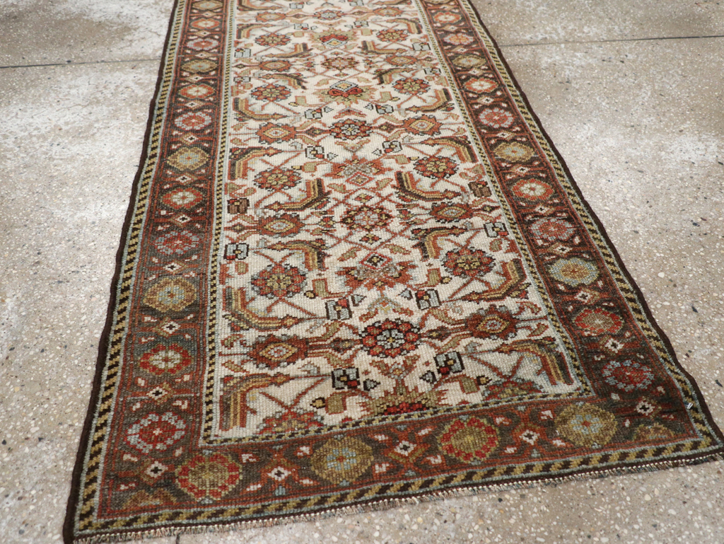 Vintage Persian Mahal Rug, No.25855 - Staging
