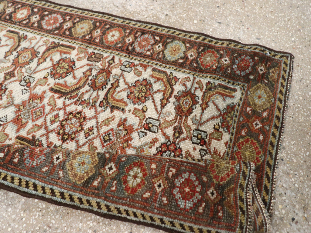 Vintage Persian Mahal Rug, No.25855 - Staging