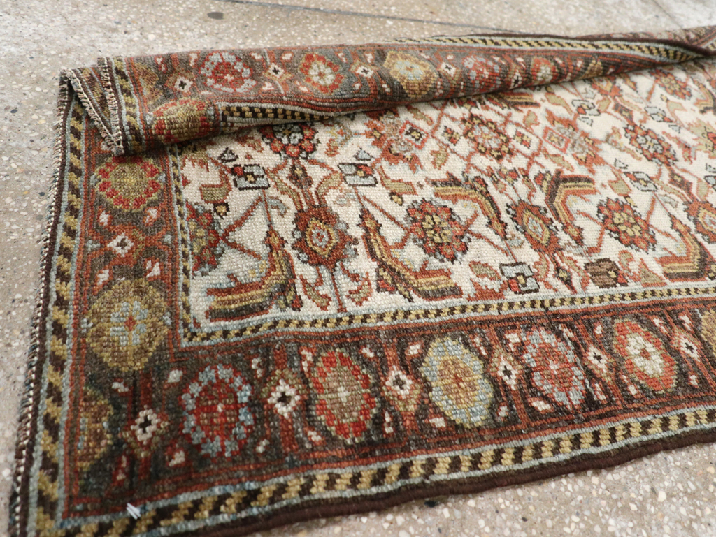 Vintage Persian Mahal Rug, No.25855 - Staging