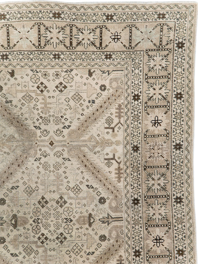 Vintage Persian Tabriz Accent Carpet, No.25866 - Staging