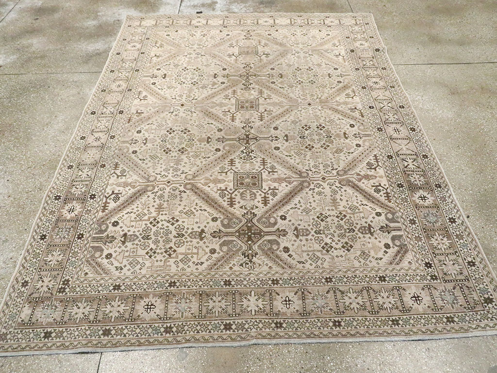 Vintage Persian Tabriz Accent Carpet, No.25866 - Staging