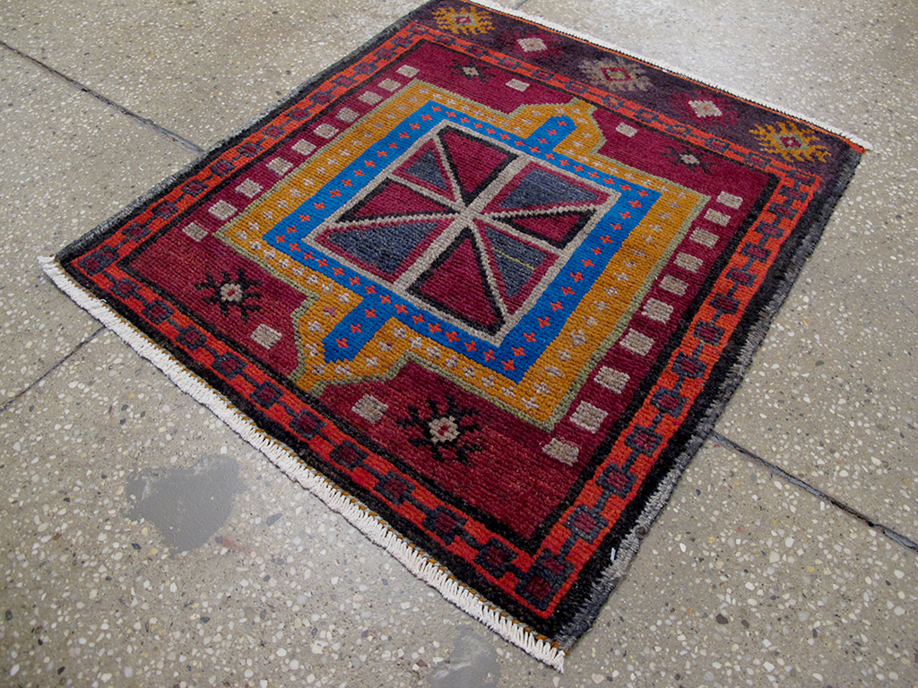 Vintage Persian Hamadan Rug, No.25931 - Staging