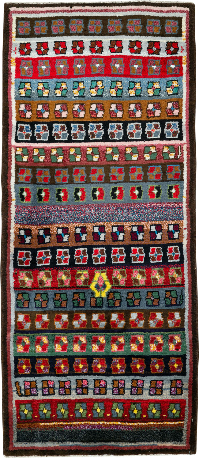 Vintage Persian Mahal Rug, No.25941 - Staging